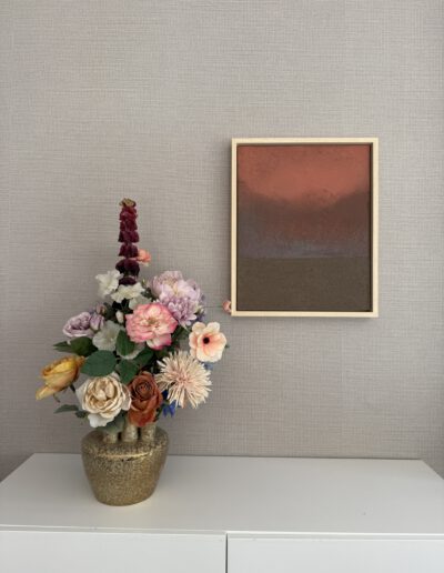 Silent earth, burning sky, acrylverf op doek. Alana Marcus, 2025